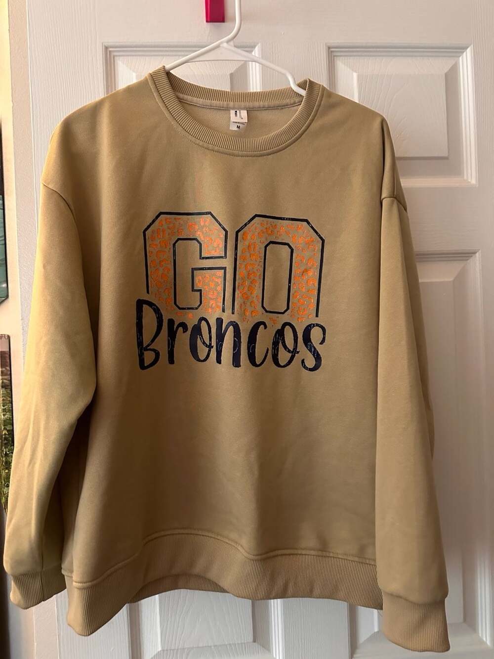 MlASHARAYLD Go Broncos Crewneck Sweatshirt Size M Beige Leopard Print